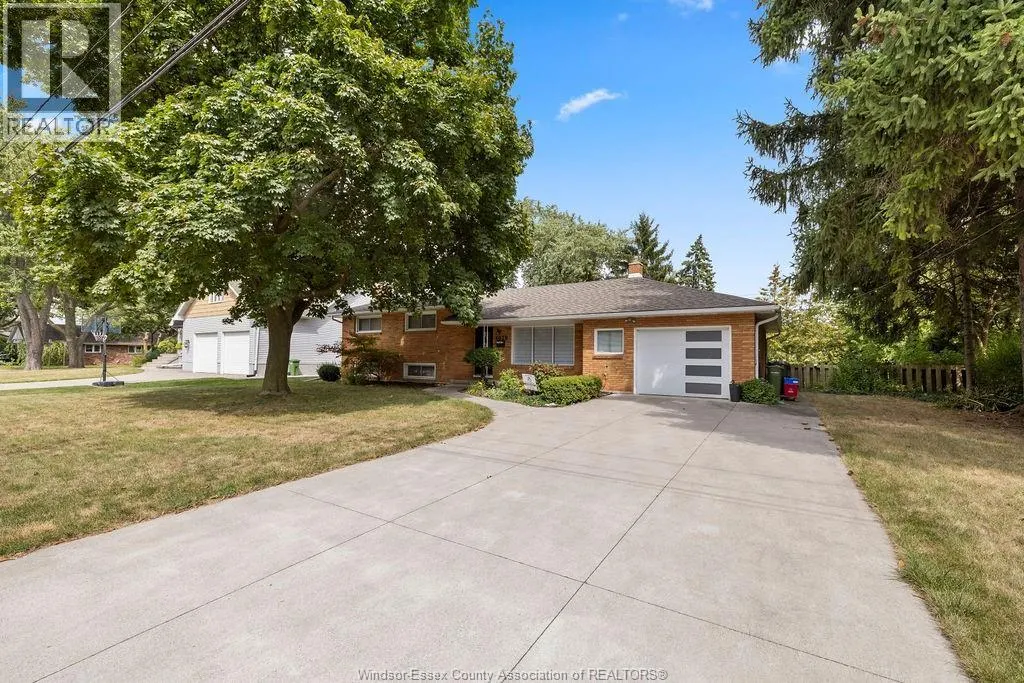 4020 KENNEDY DRIVE