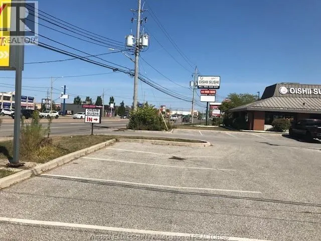 7475 TECUMSEH ROAD