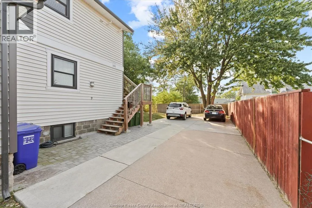 3222 PETER STREET