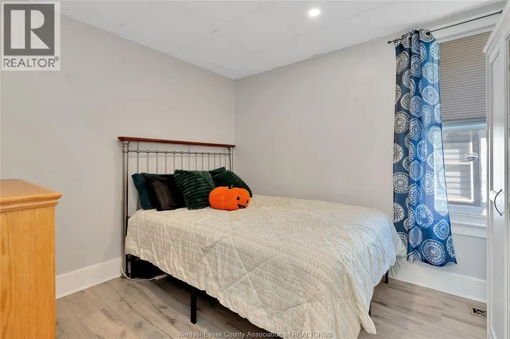 1386 LILLIAN