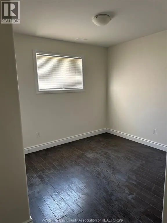 1136 EASTLAWN Unit# LOWER