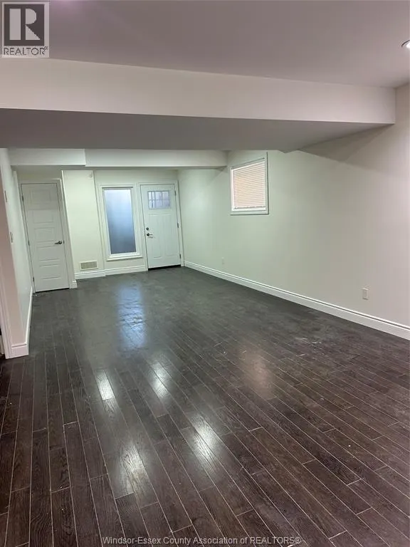 1136 EASTLAWN Unit# LOWER