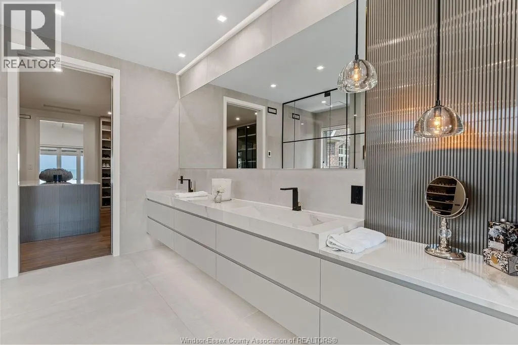 264 ELMGROVE DRIVE