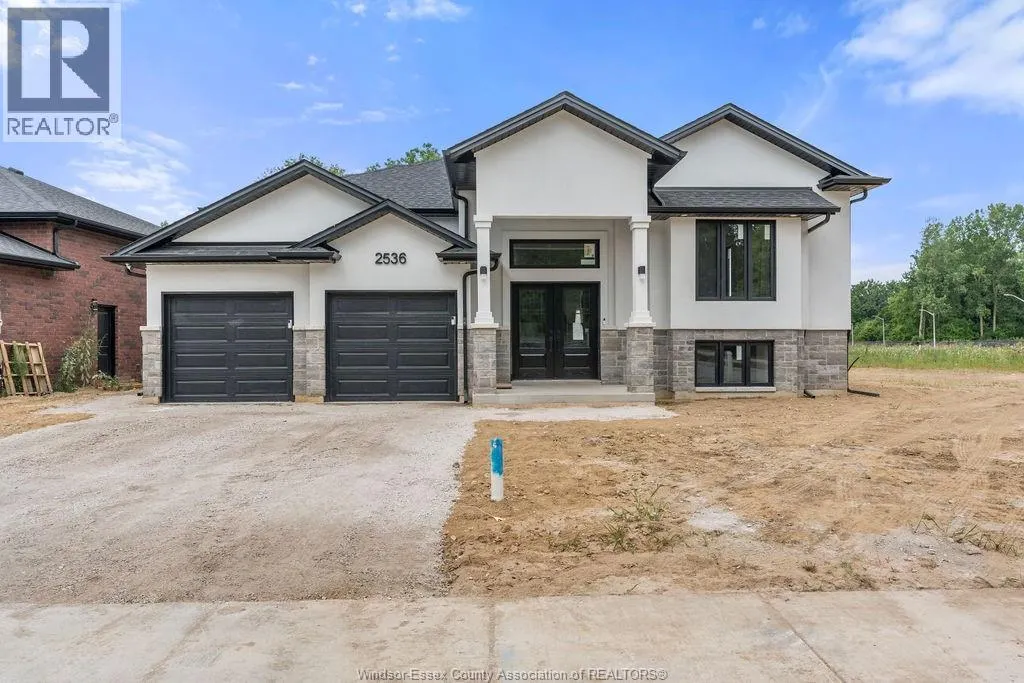 2596 MAYFAIR AVENUE South