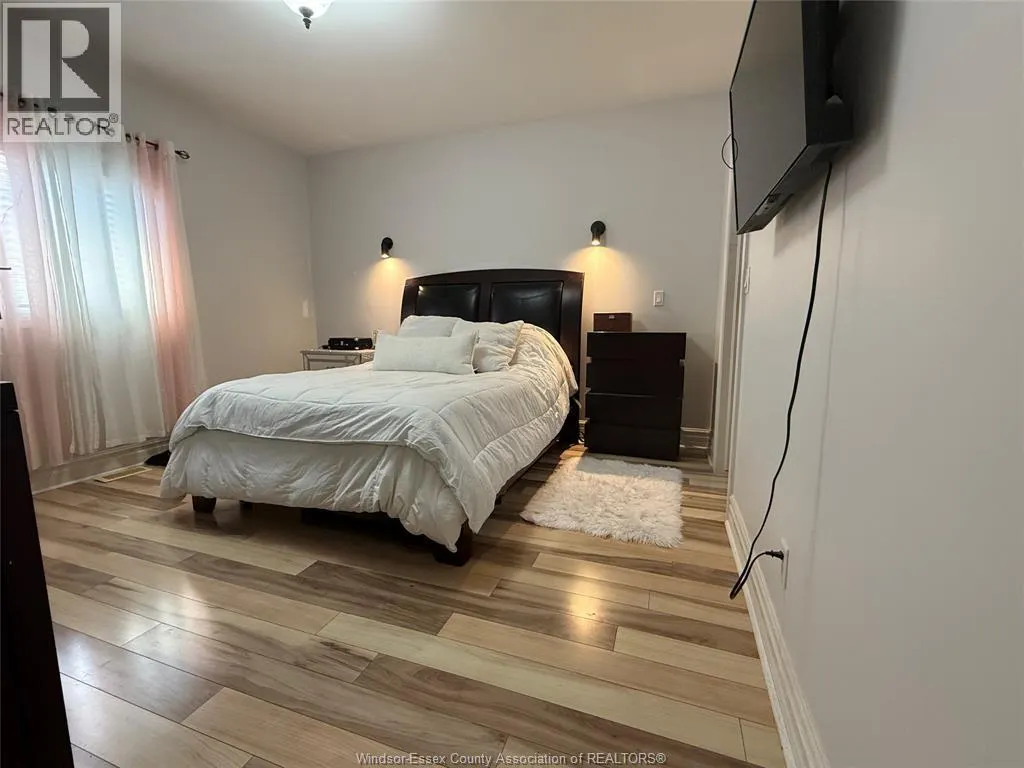 4892 BARCELONA CRESCENT