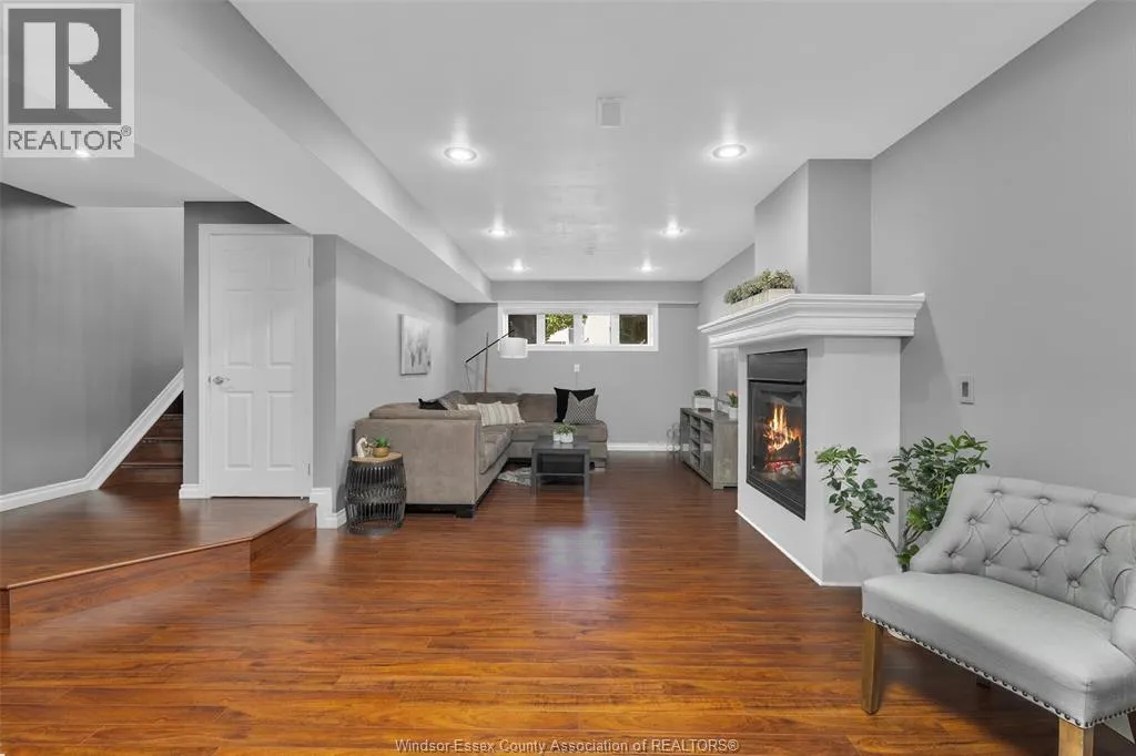 262 COLUMBUS DRIVE