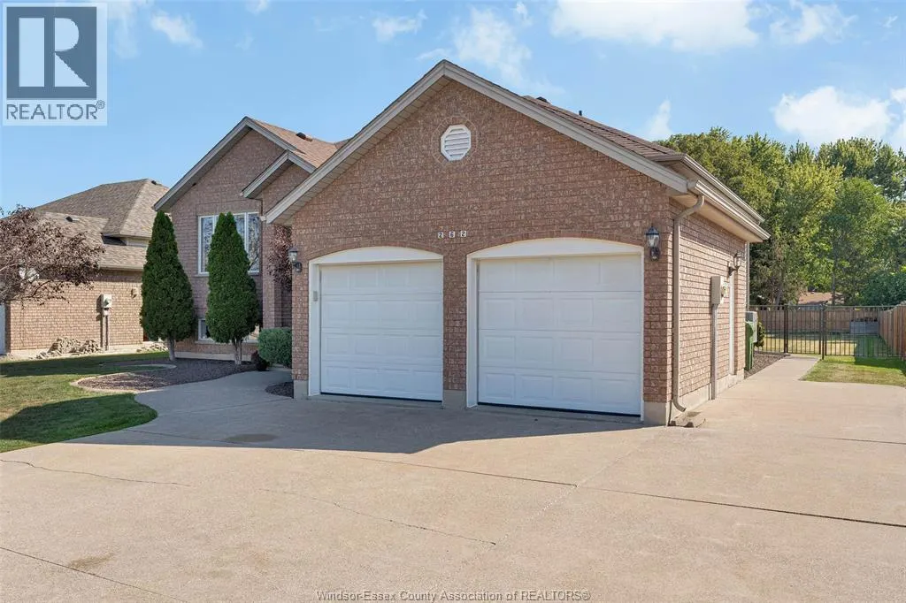 262 COLUMBUS DRIVE