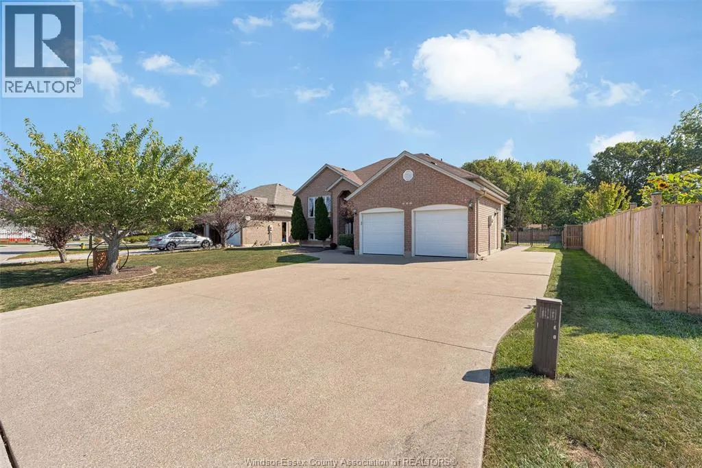 262 COLUMBUS DRIVE