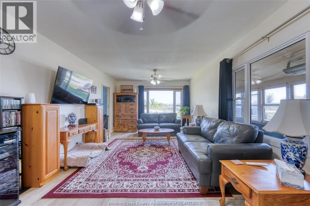 3119 DIVISION ROAD North