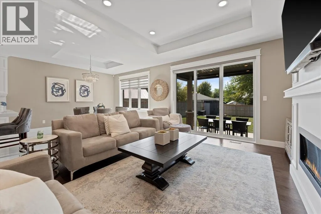 17 TANGLEWOOD DRIVE