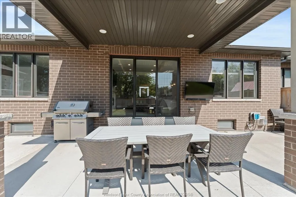 17 TANGLEWOOD DRIVE