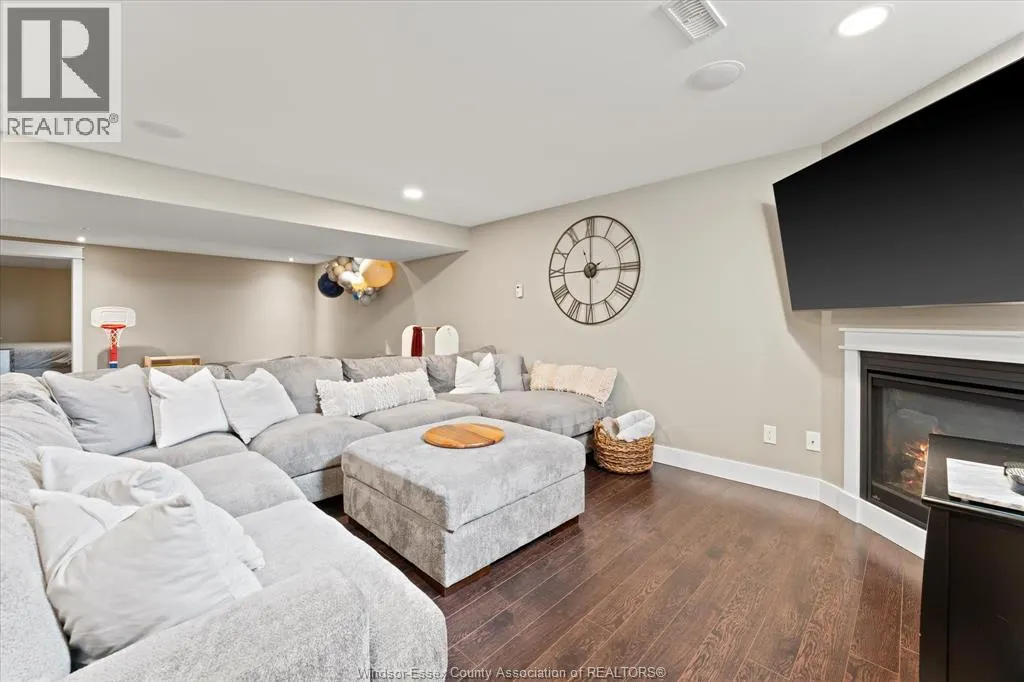 17 TANGLEWOOD DRIVE