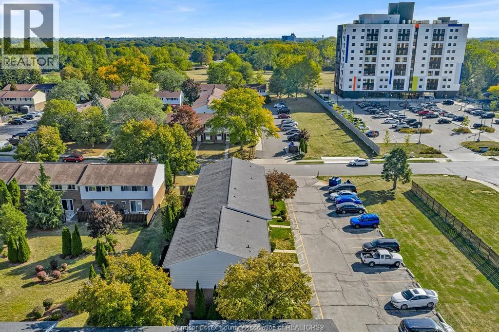 3073 MEADOWBROOK LANE Unit# 10