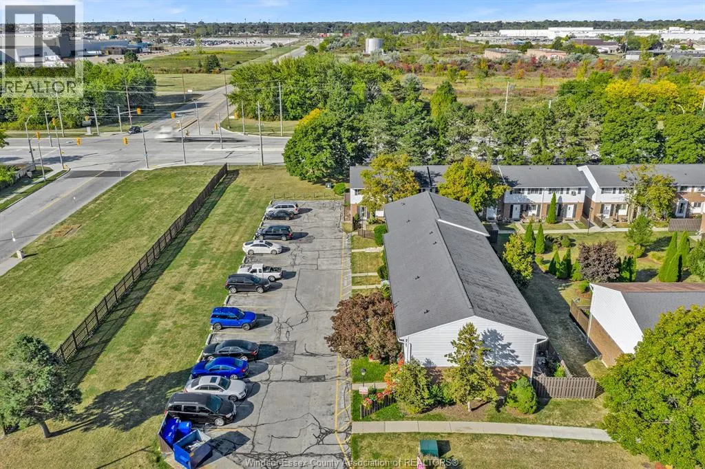 3073 MEADOWBROOK LANE Unit# 10