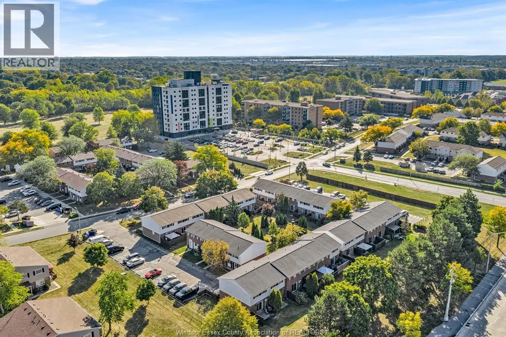 3073 MEADOWBROOK LANE Unit# 10
