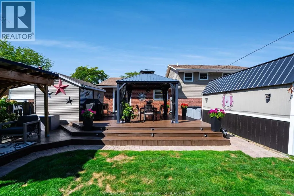 25 SUNSET PLACE