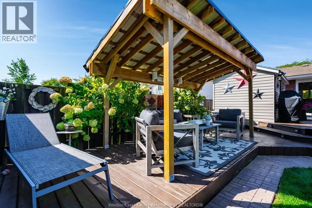 25 SUNSET PLACE