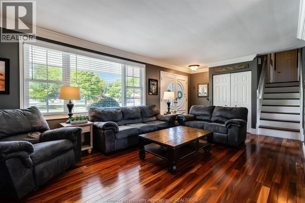 25 SUNSET PLACE