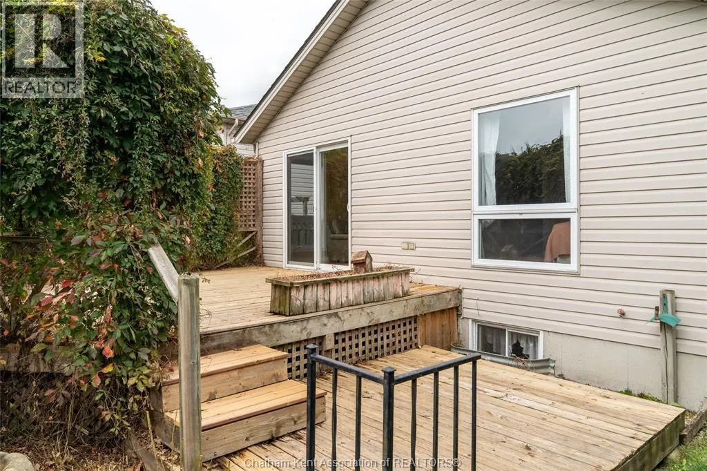 2 Frobisher COURT