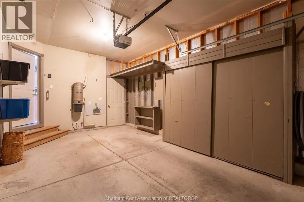 2 Frobisher COURT