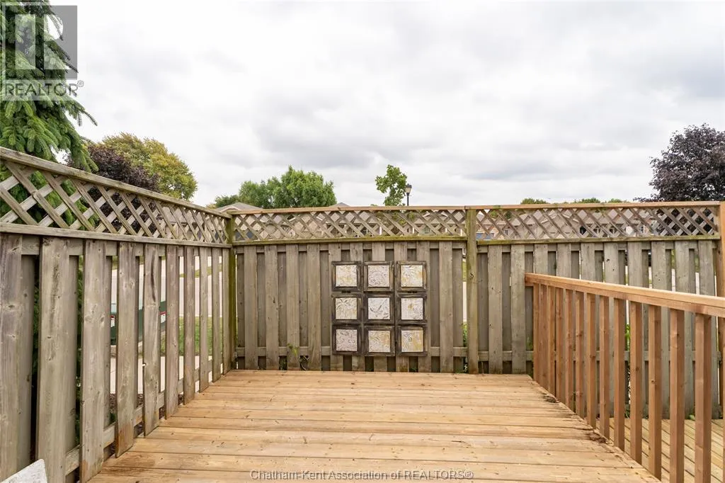 2 Frobisher COURT