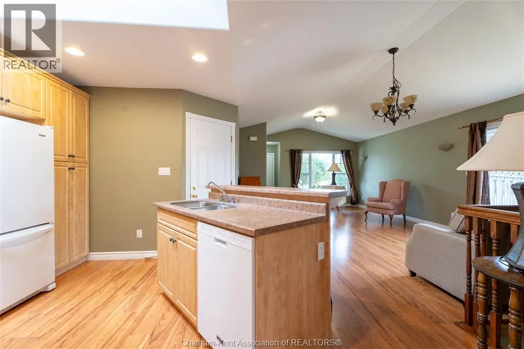 2 Frobisher COURT