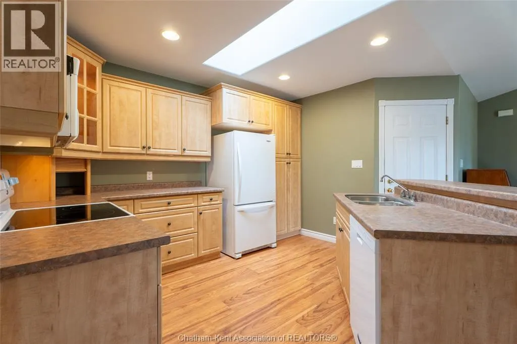 2 Frobisher COURT