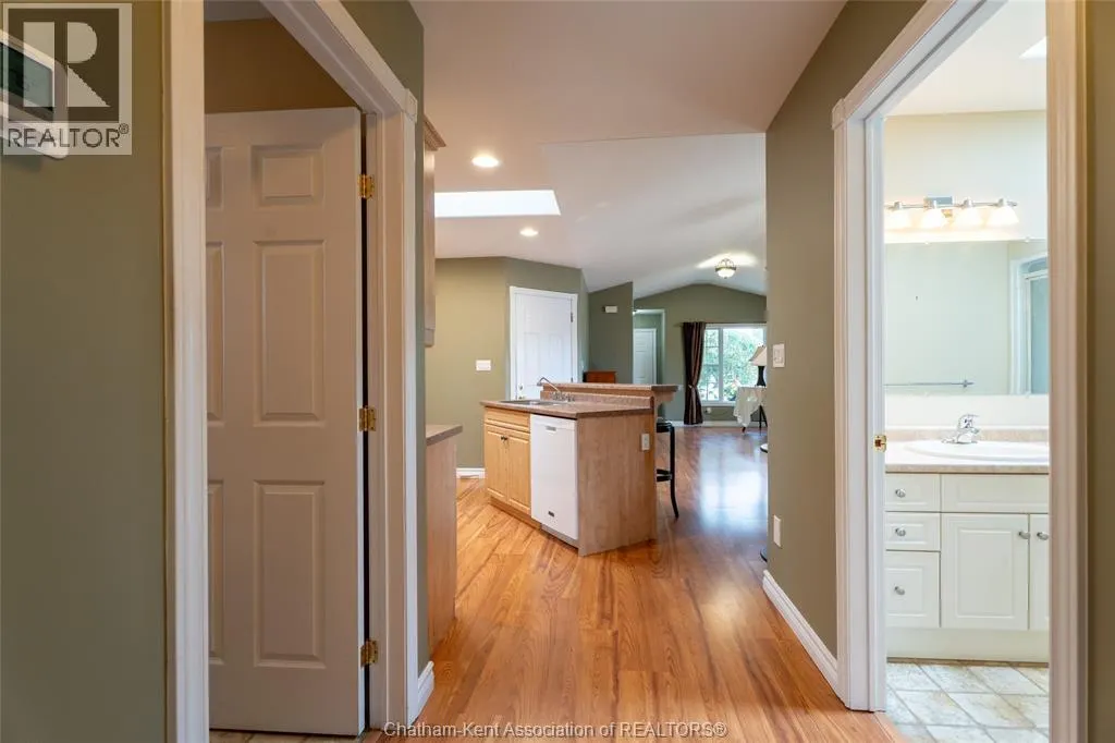 2 Frobisher COURT