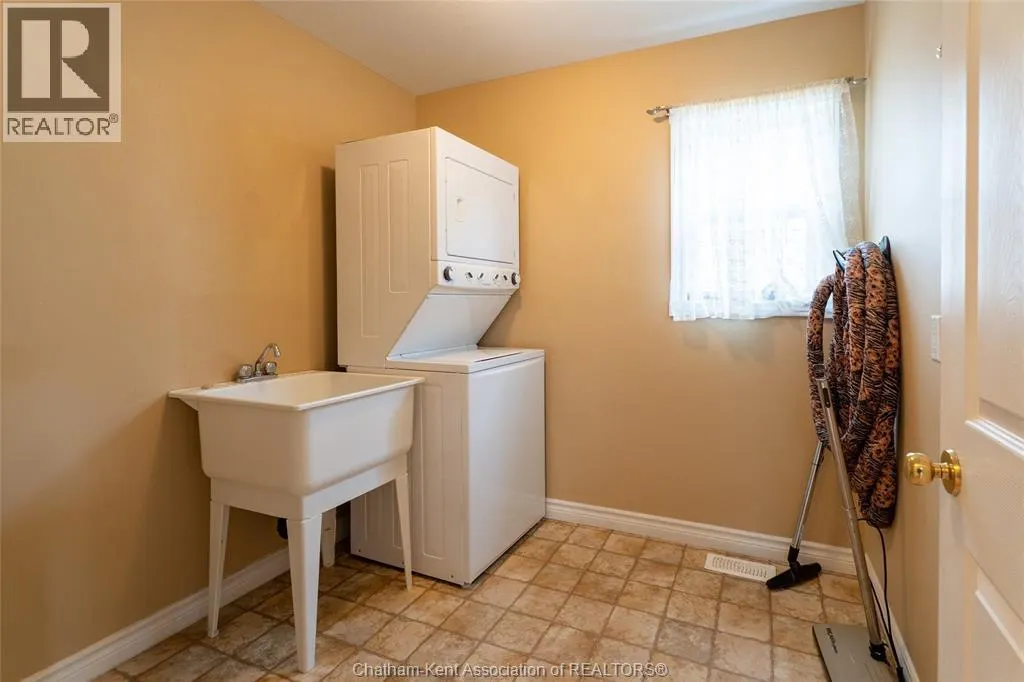 2 Frobisher COURT
