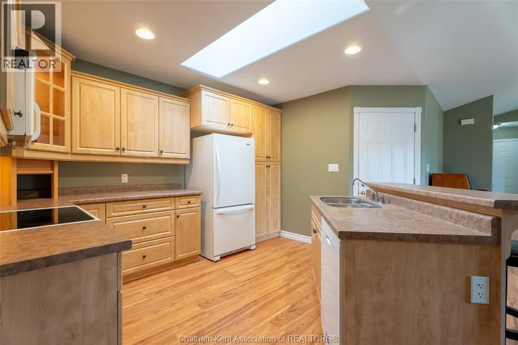 2 Frobisher COURT