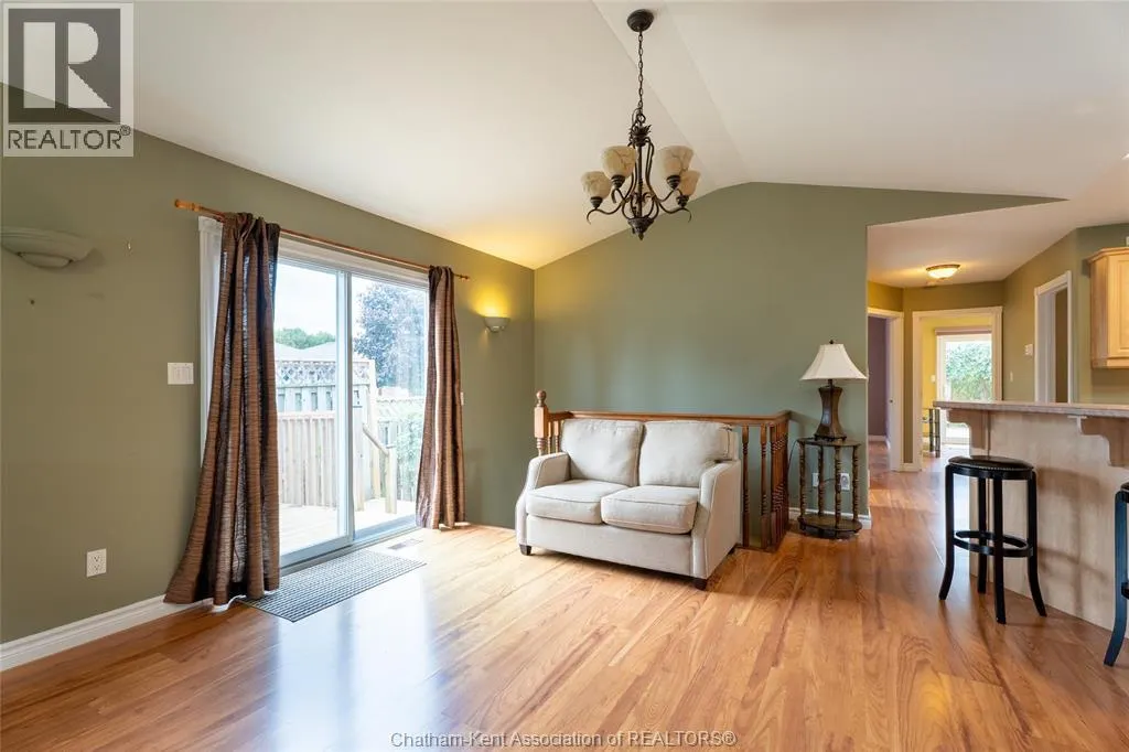 2 Frobisher COURT