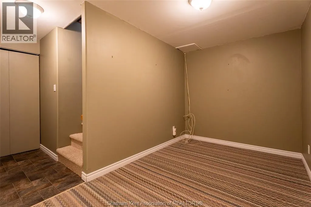 2 Frobisher COURT