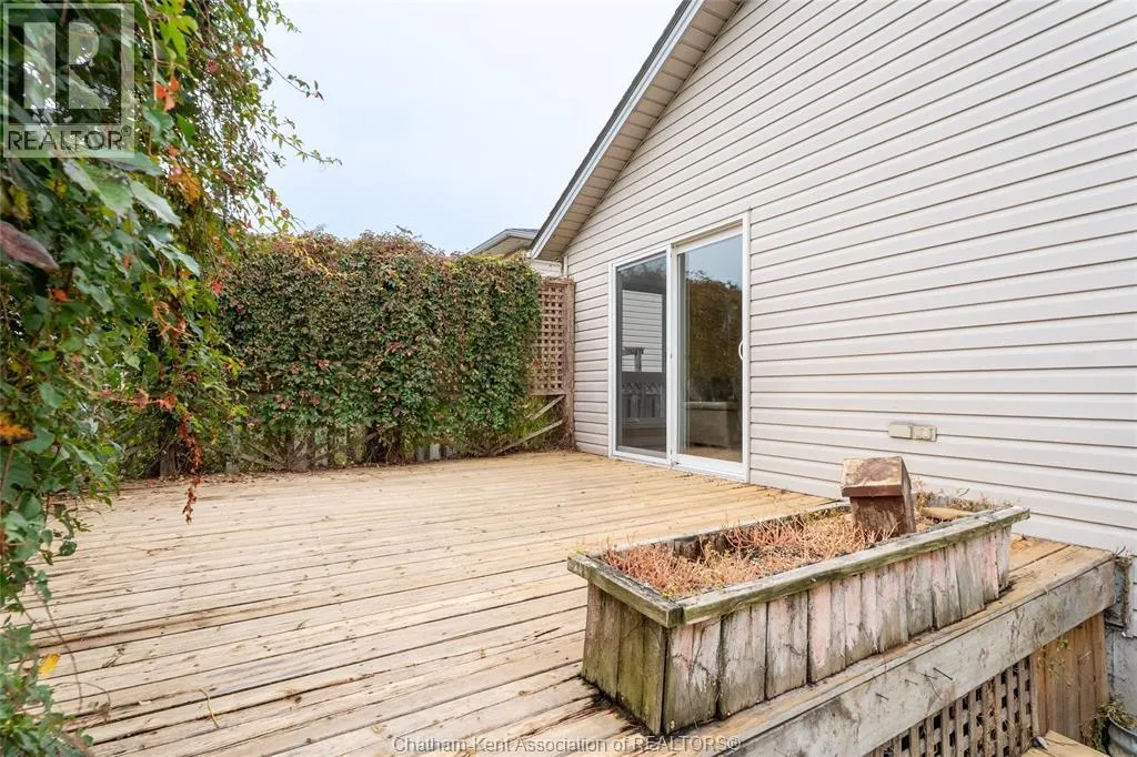2 Frobisher COURT