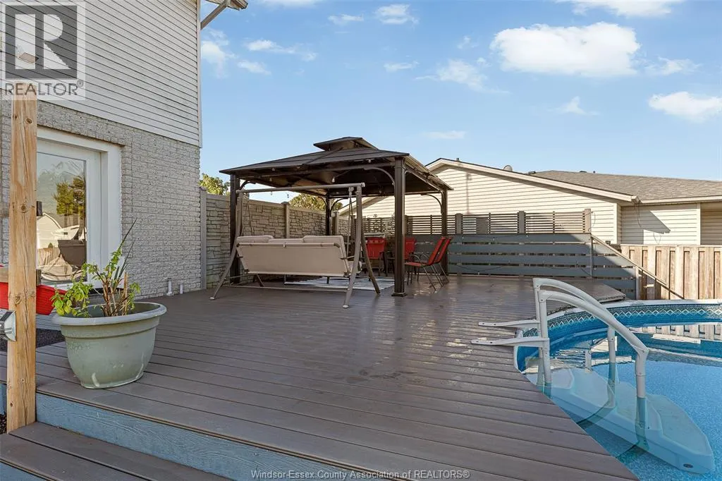 360 RIDGEVIEW PLACE North