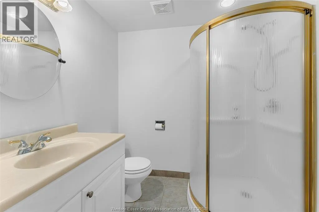 360 RIDGEVIEW PLACE North