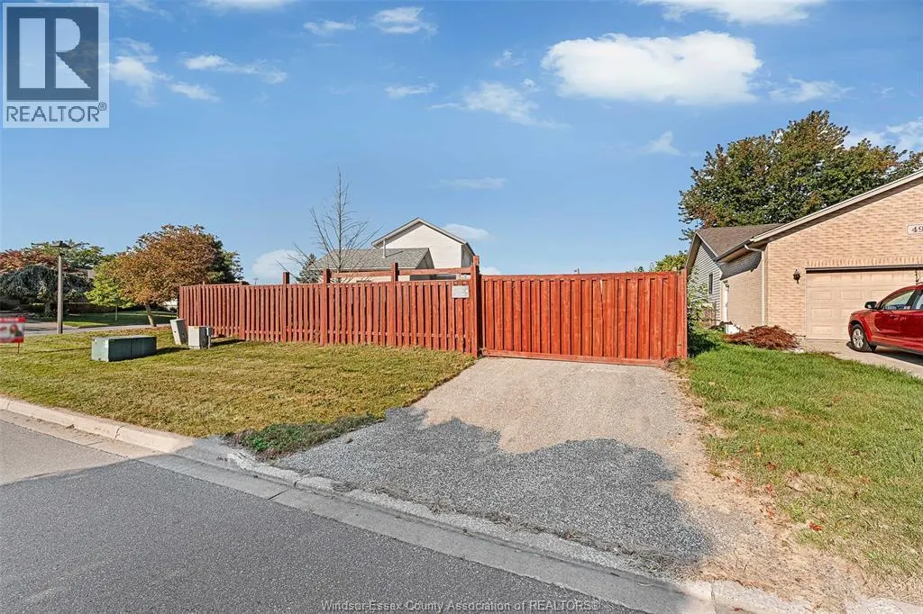 360 RIDGEVIEW PLACE North