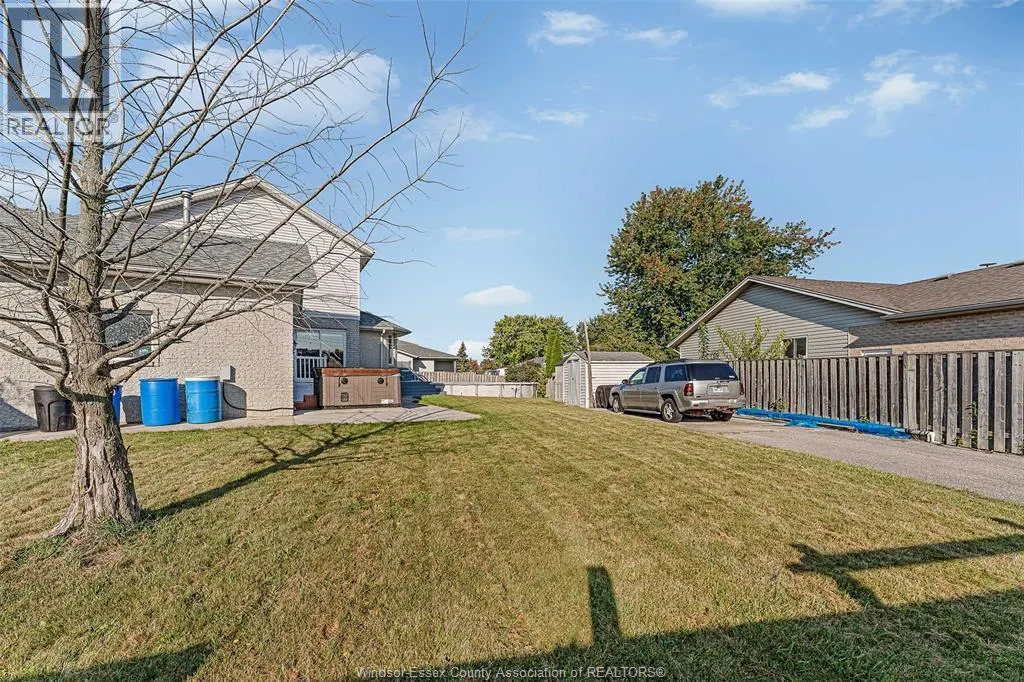 360 RIDGEVIEW PLACE North