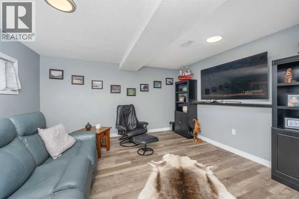 711 Frost COURT