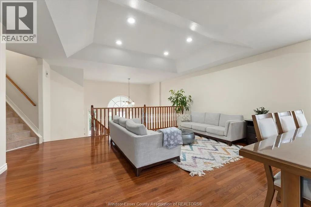 4583 BRUNSWICK AVENUE