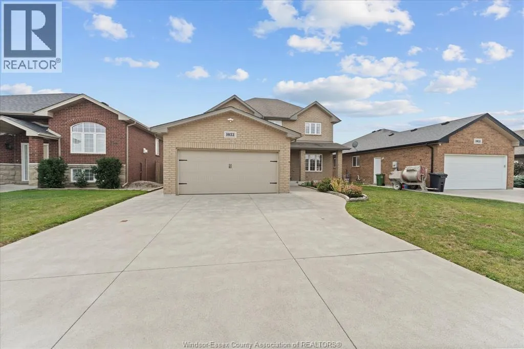 1033 ASPEN RIDGE CRESCENT
