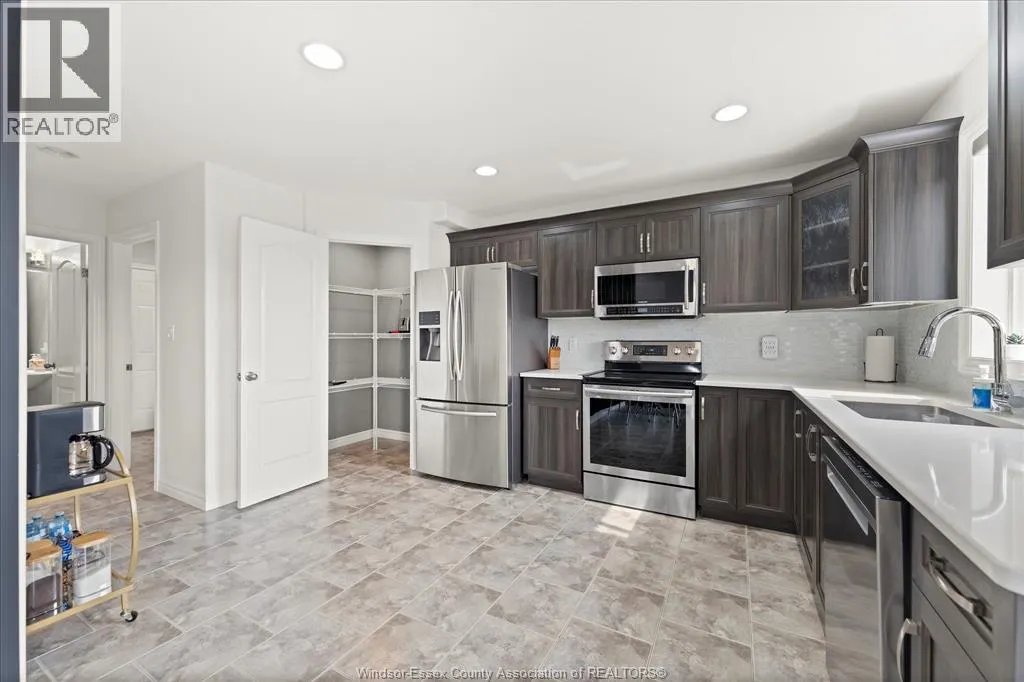 1033 ASPEN RIDGE CRESCENT