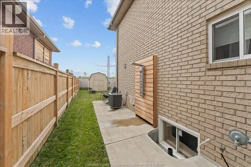 1033 ASPEN RIDGE CRESCENT