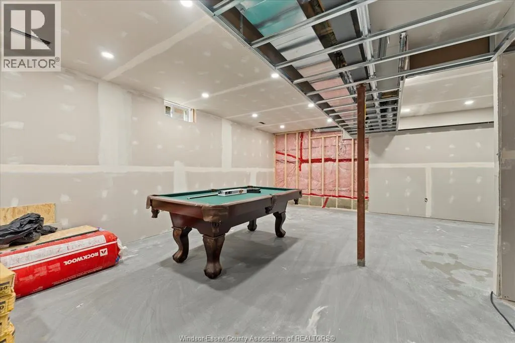1033 ASPEN RIDGE CRESCENT