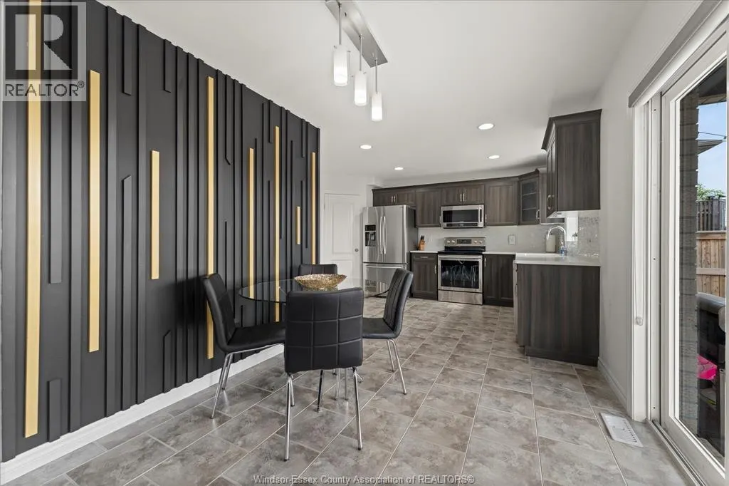 1033 ASPEN RIDGE CRESCENT