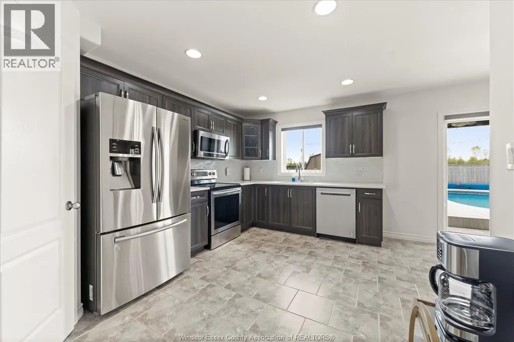 1033 ASPEN RIDGE CRESCENT