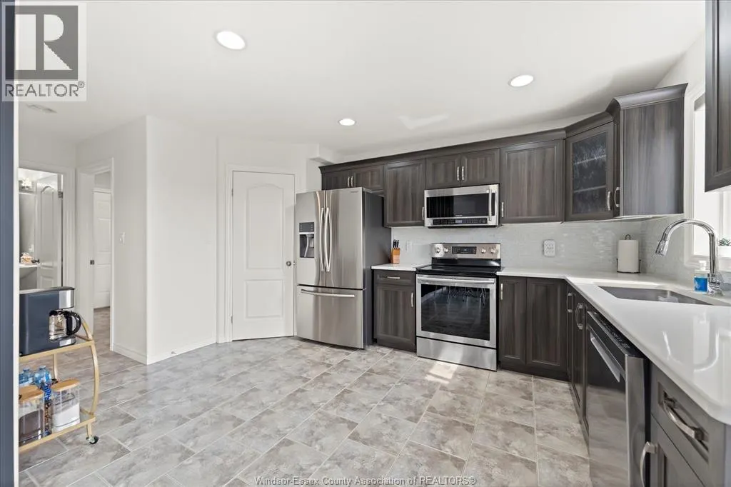 1033 ASPEN RIDGE CRESCENT