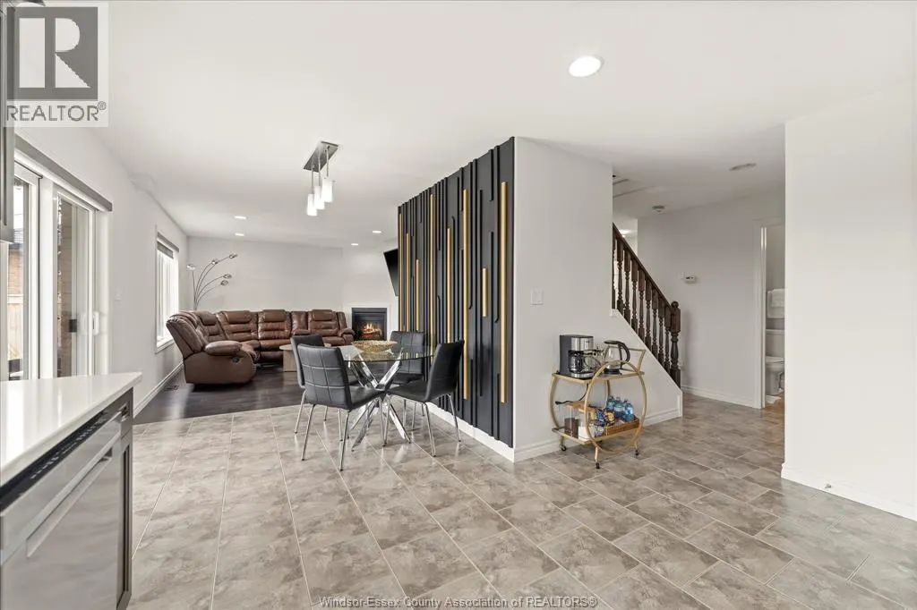 1033 ASPEN RIDGE CRESCENT