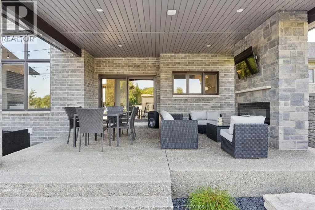 1456 MULLINS DRIVE