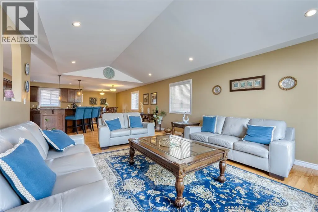 455 HURON