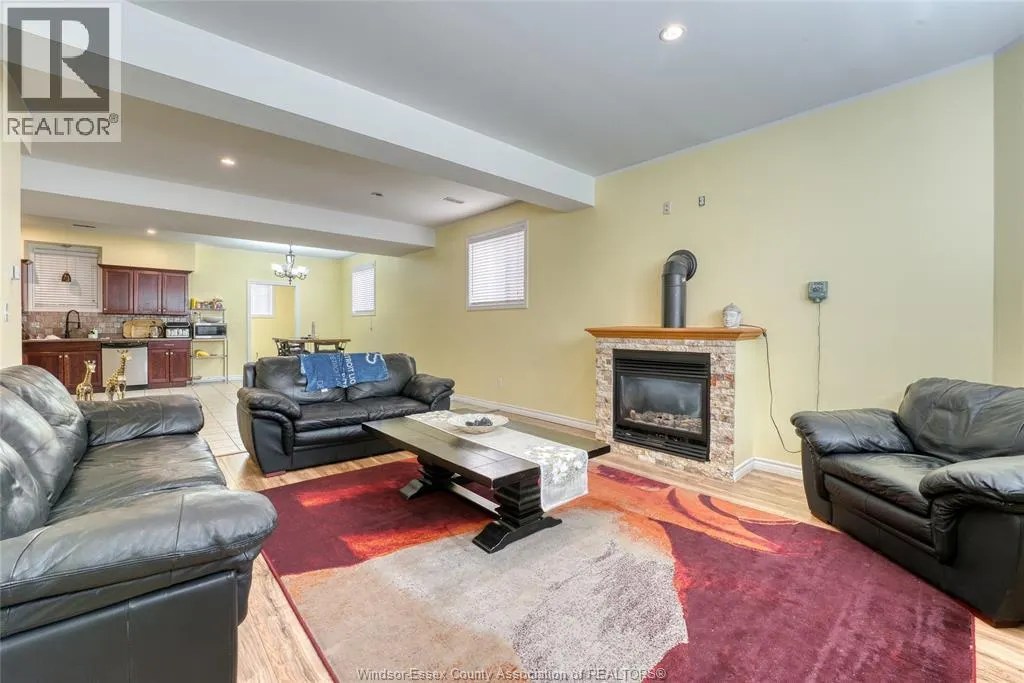 455 HURON